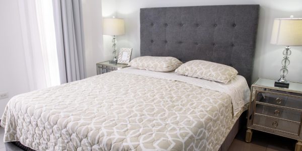 Transformez votre chambre avec une tête de lit unique