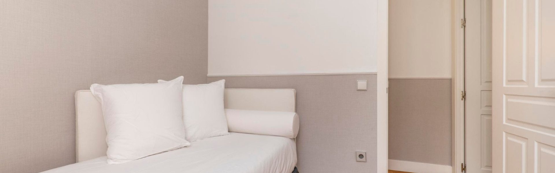 Lit banquette : comment choisir le modèle idéal pour votre intérieur ?