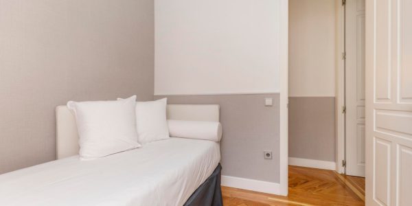 Lit banquette : comment choisir le modèle idéal pour votre intérieur ?