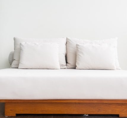 Comment transformer votre salon avec un lit banquette pratique et design ?