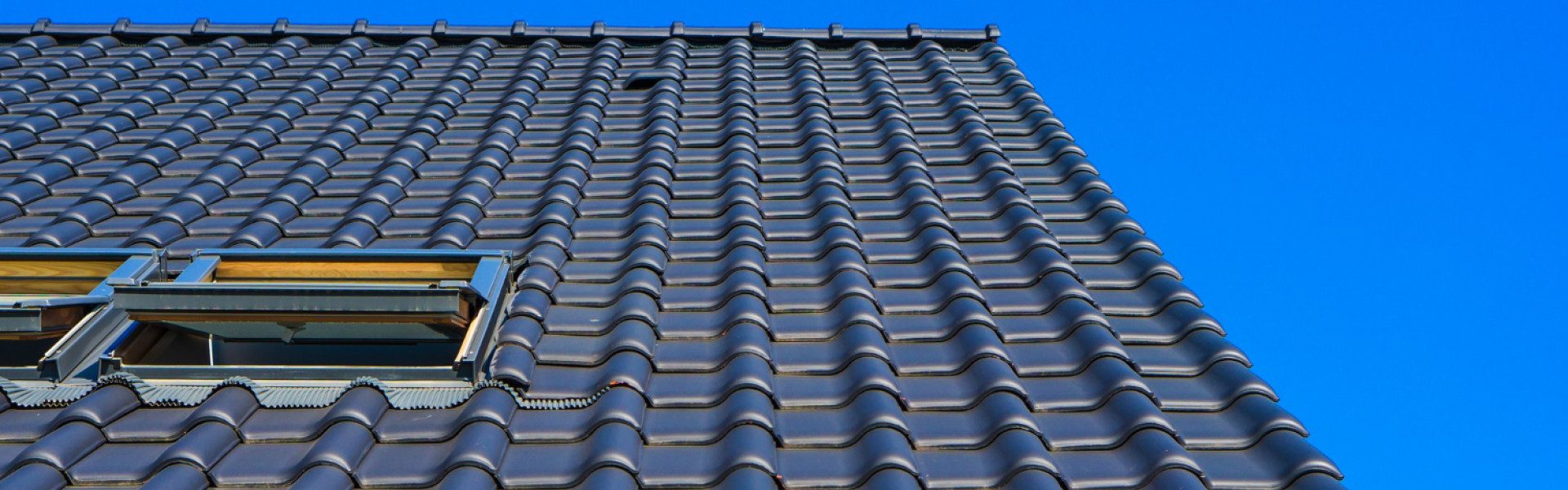 Comment un professionnel du démoussage toiture à Toulouse protège votre maison ?