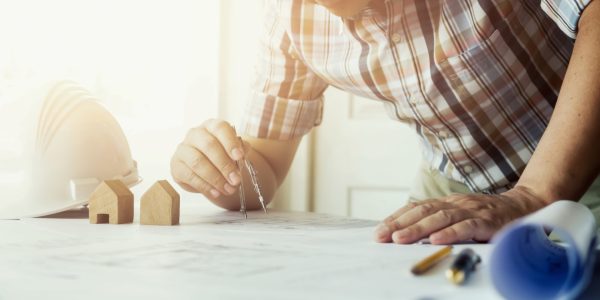 Maison sur-mesure ou standard : quel choix pour votre projet en Ille-et-Vilaine ?