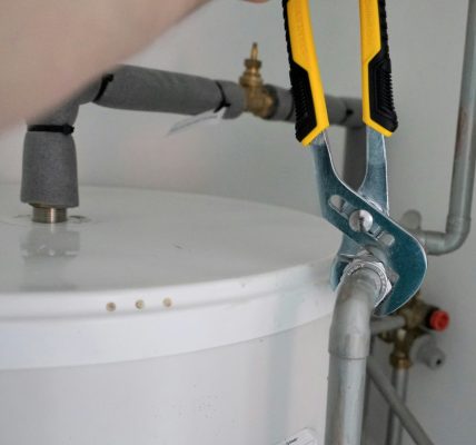 Pourquoi choisir un artisan plombier de proximité dans les Hauts-de-Seine ?