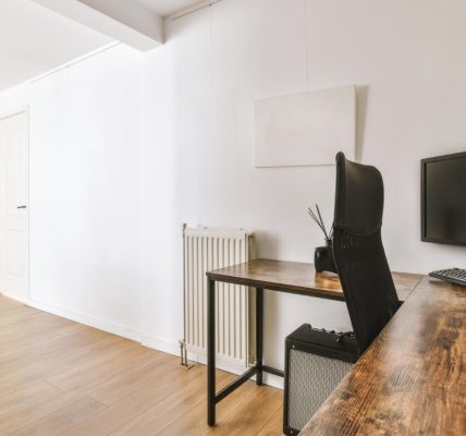 Bureau avec retour : comment bien choisir ce format pour son espace de travail ?