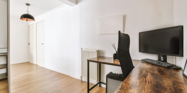 Bureau avec retour : comment bien choisir ce format pour son espace de travail ?